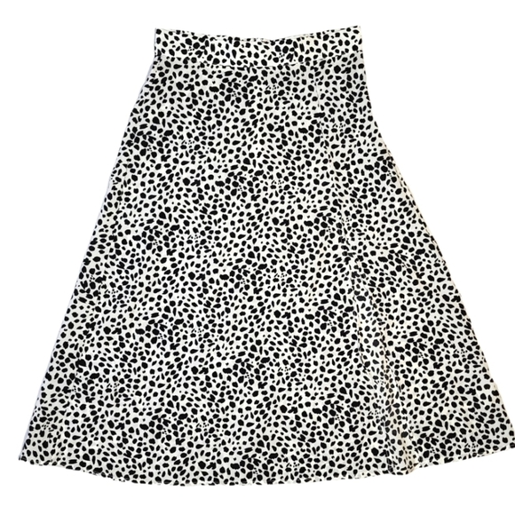 SHEIN Dresses & Skirts - Shein Snow Leopard Print Midi Skirt Side Zip Size Small White Black